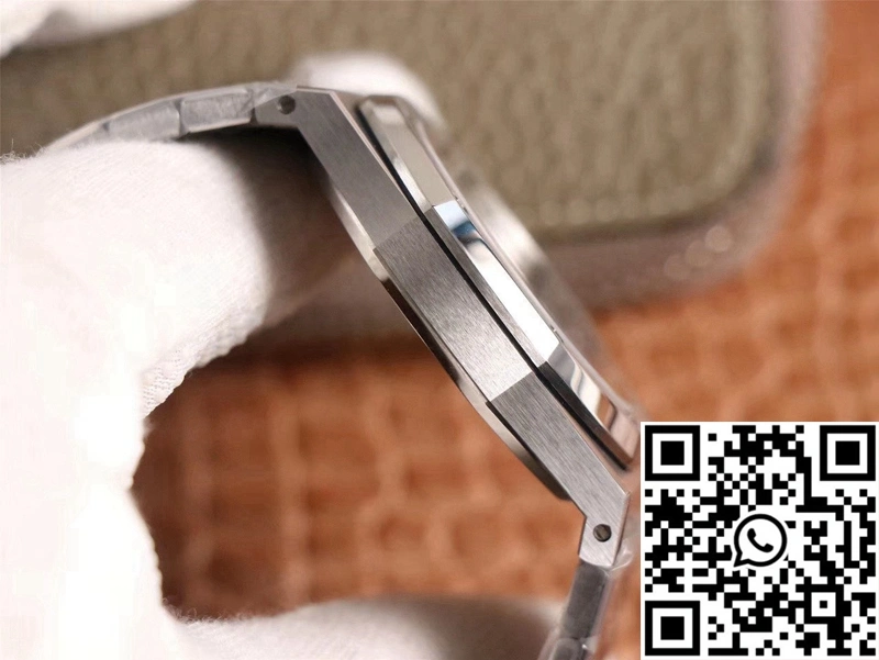 Audemars Piguet Royal Oak 15400ST.OO.1220ST.03 ZF Factory Blue Dial