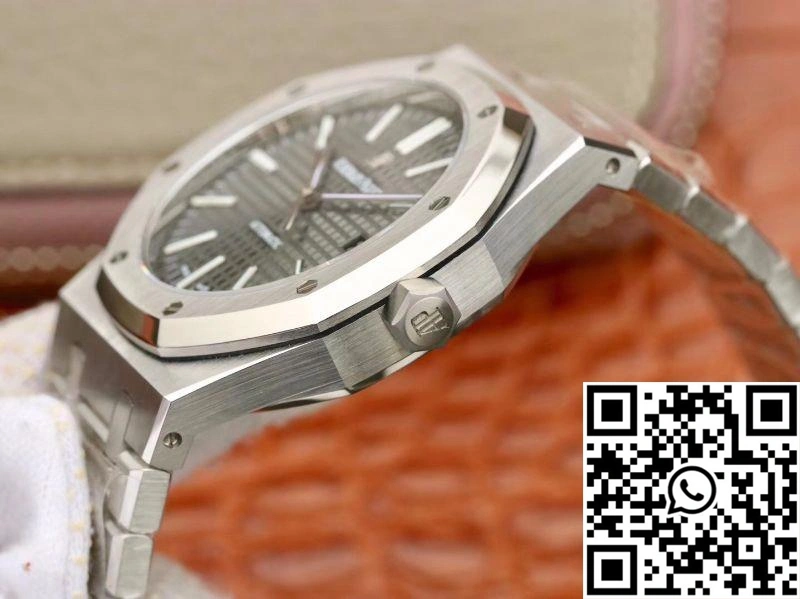 Audemars Piguet Royal Oak 15400ST.OO.1220ST.04 JF Factory Black Dial