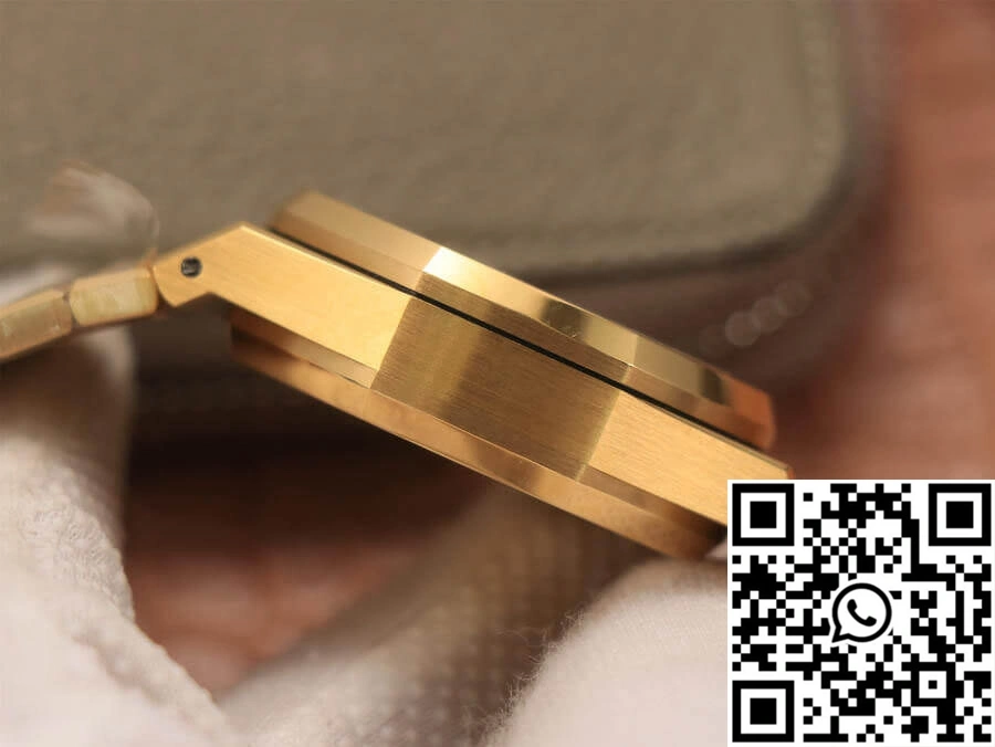 Audemars Piguet Royal Oak 26320BA.OO.1220BA.01 OM Factory Yellow Gold