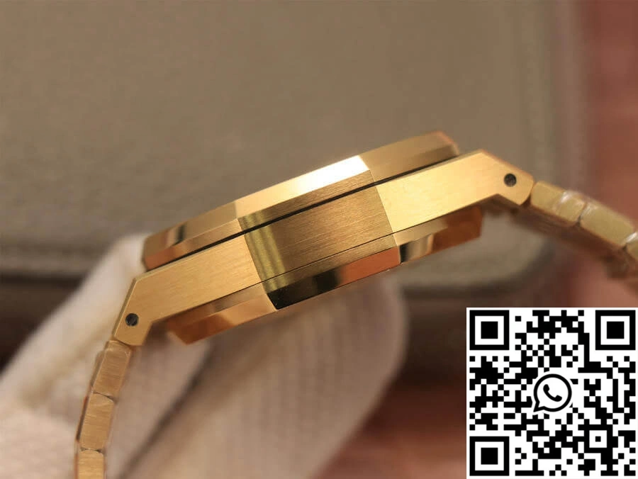 Audemars Piguet Royal Oak 26320BA.OO.1220BA.02 OM Factory Yellow Gold