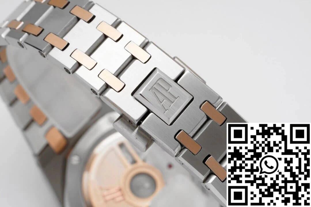 Audemars Piguet Royal Oak 77350SR.OO.1261SR.01 8F Factory Silver Dial
