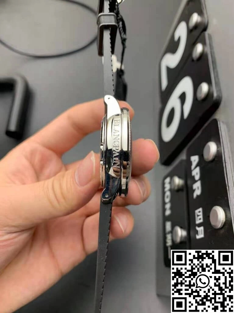 Blancpain Fifty Fathoms Barakuda 5008B 1130 B52A ZF Factory Black Dial
