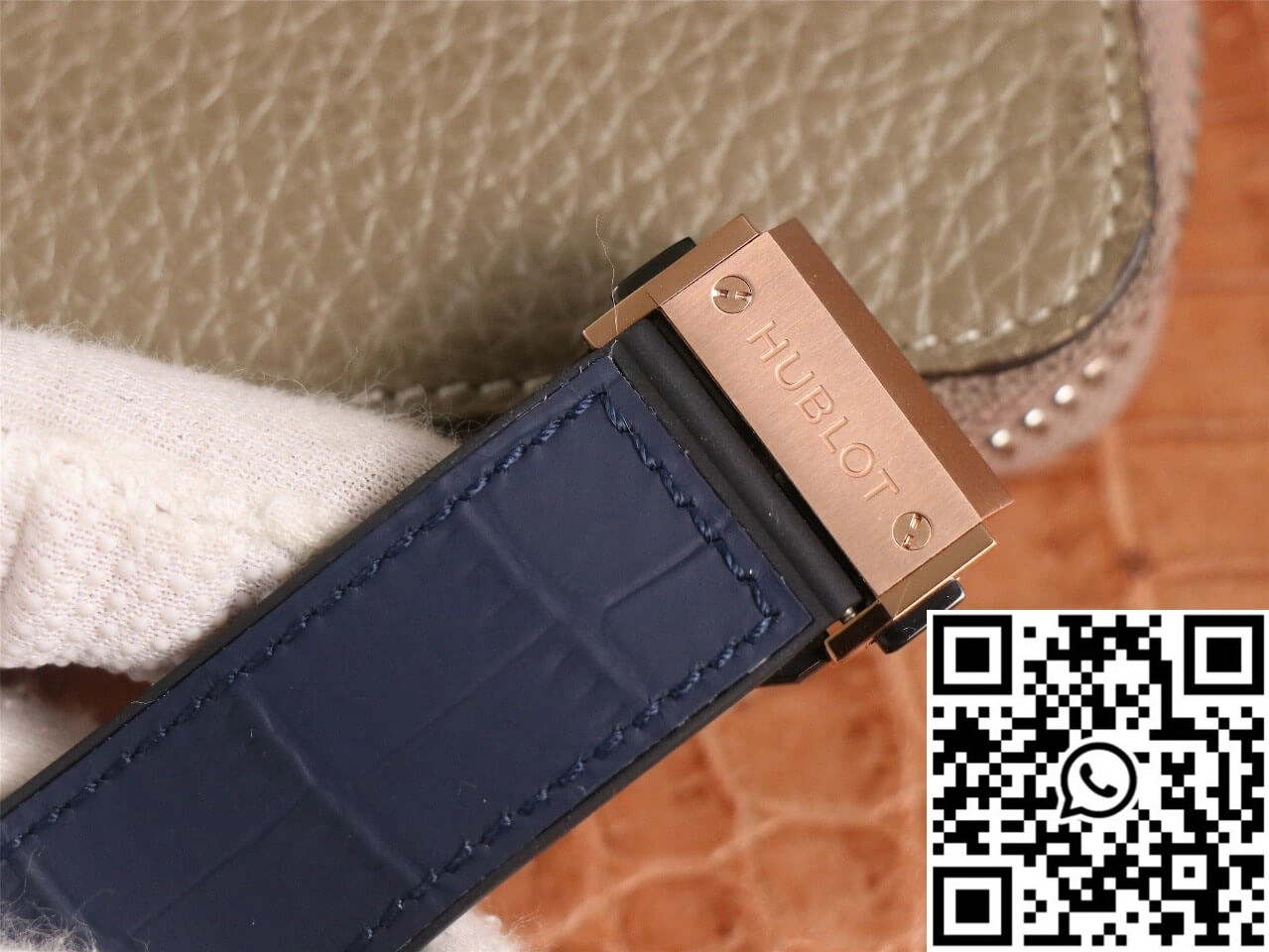 Hublot Classic Fusion 511.OX.7180.LR WWF Factory Rose Gold Blue Dial