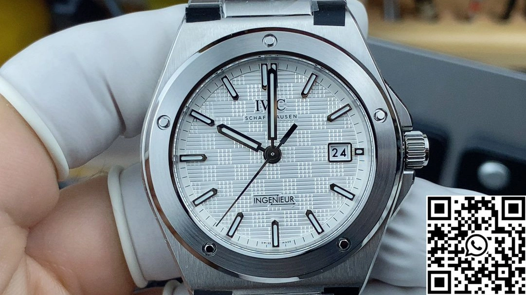 IWC Ingenieur IW328902 40mm V7 Factory 40mm White Dial