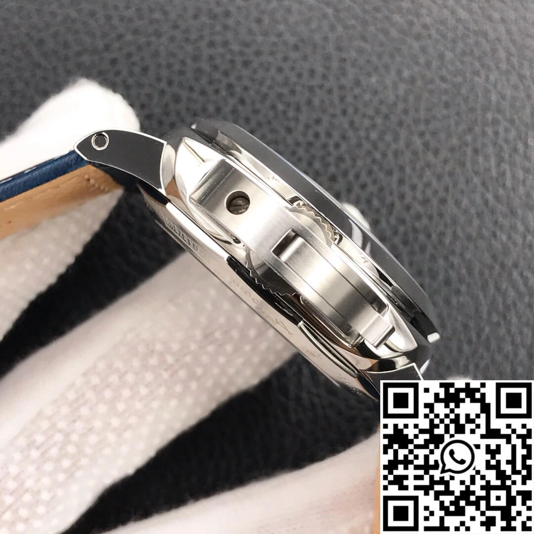 Panerai Luminor 1950 PAM00688 VS Factory Blue Dial