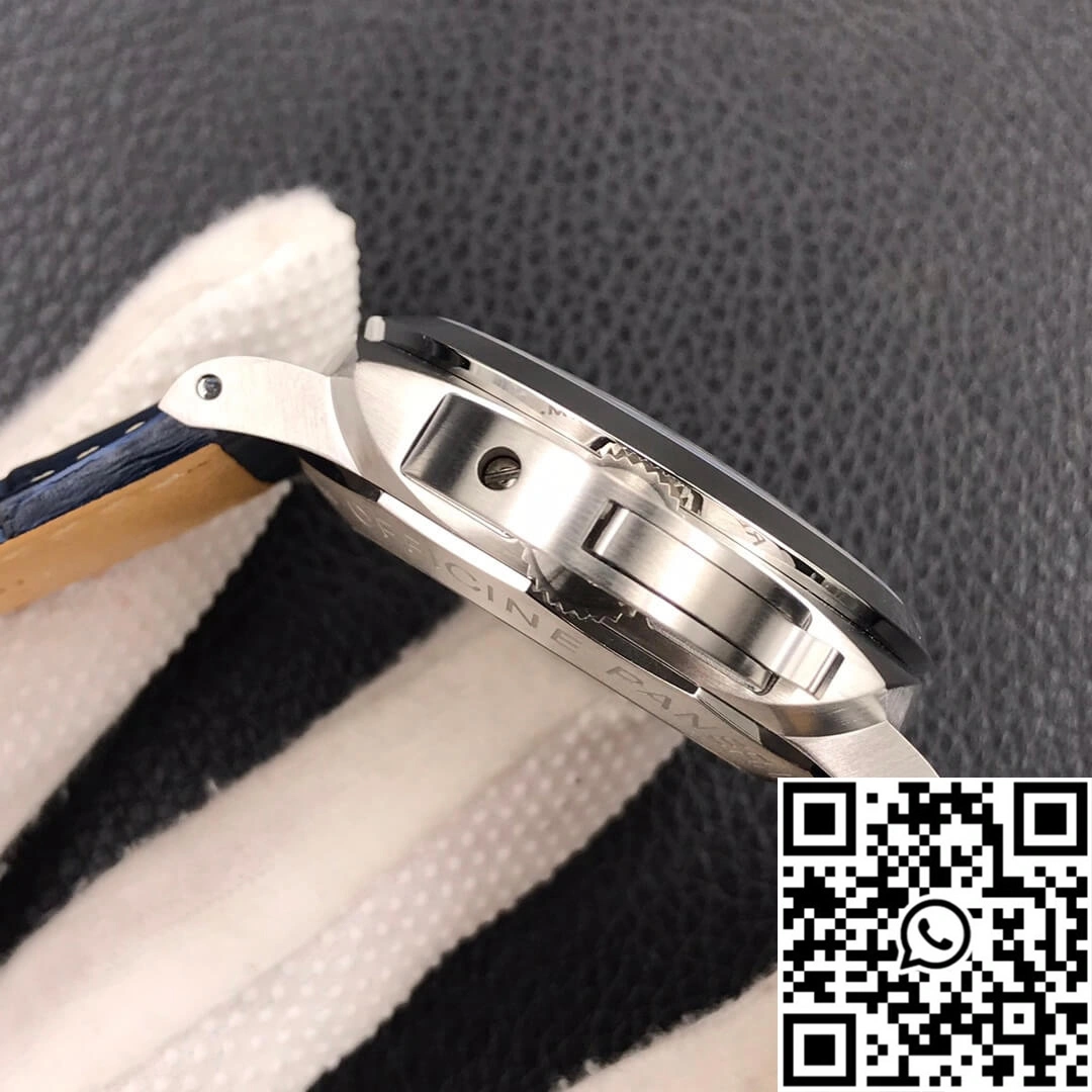 Panerai Luminor GMT PAM01033 VS Factory Dark Blue Dial