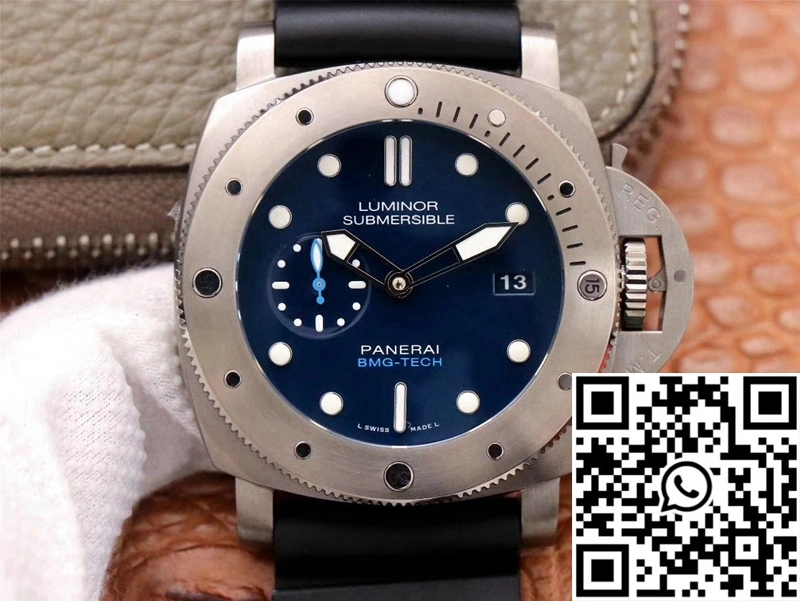 Panerai Submersible PAM00692 VS Factory Blue Dial