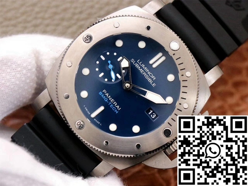 Panerai Submersible PAM00692 VS Factory Blue Dial