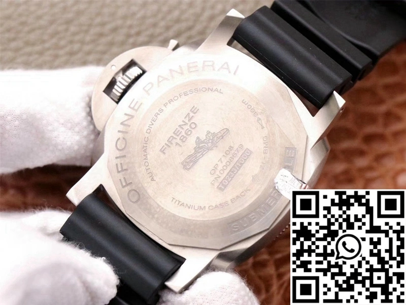 Panerai Submersible PAM00692 VS Factory Blue Dial