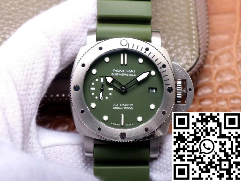 Panerai Submersible Verde Militare PAM1055 VS Factory Matte-Green Dial