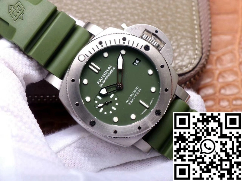 Panerai Submersible Verde Militare PAM1055 VS Factory Matte-Green Dial