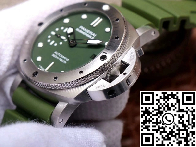 Panerai Submersible Verde Militare PAM1055 VS Factory Matte-Green Dial