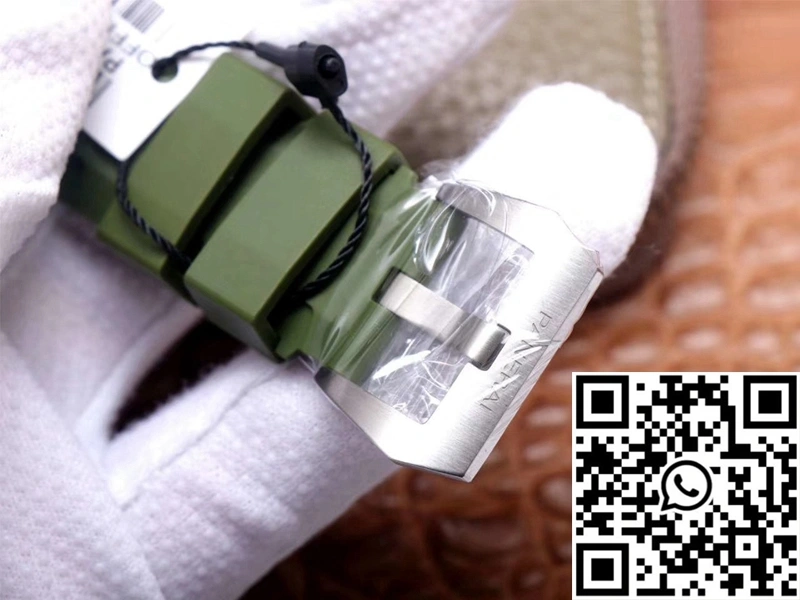 Panerai Submersible Verde Militare PAM1055 VS Factory Matte-Green Dial