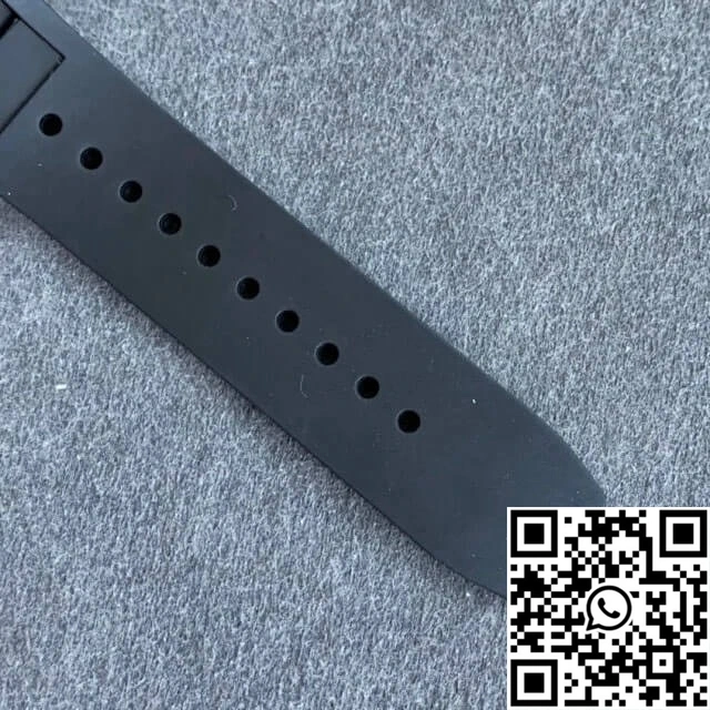 Richard Mille RM055 KV Factory V2 Carbon Fiber Black Rubber Strap