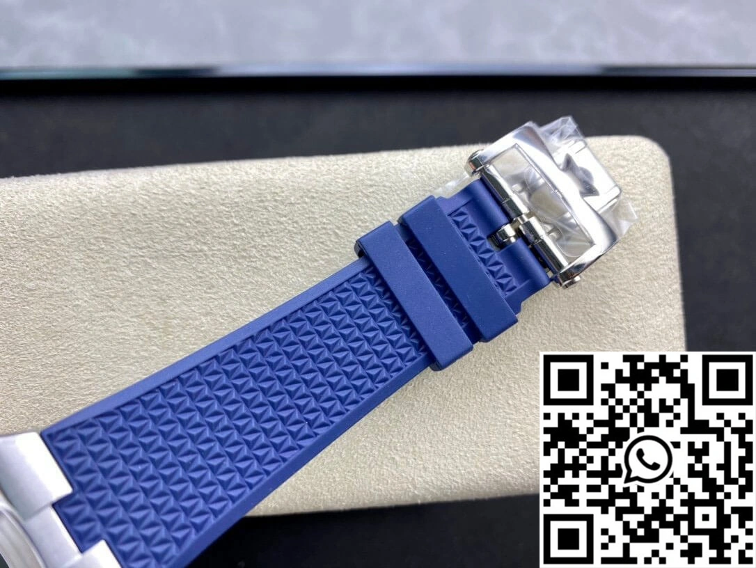 Vacheron Constantin Overseas 4500V 8F Factory Blue Strap